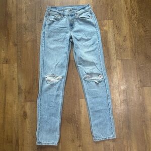 American Eagle 90s Straight Jeans Light Wash Distressed Ripped Denim Size 2 Long